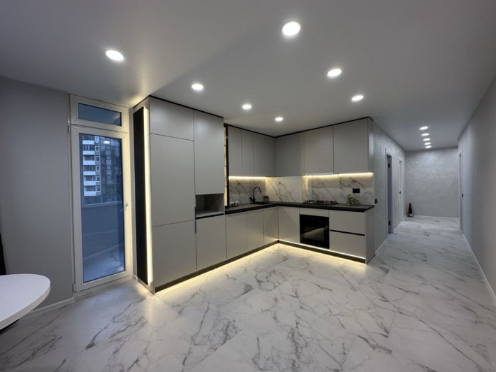 Продається 2 кімнатна квартира по вул. Смакули - фото 1