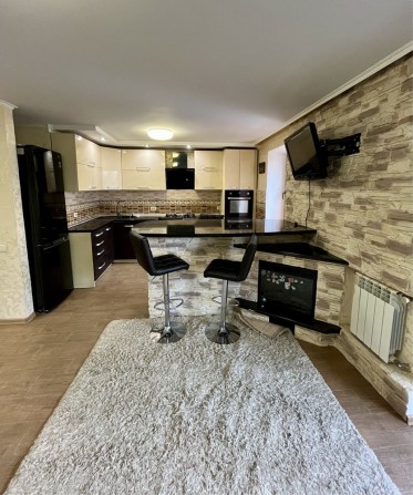 = Продаж 3-кімнатної квартири з ремонтом, меблями та технікою! = - фото 1