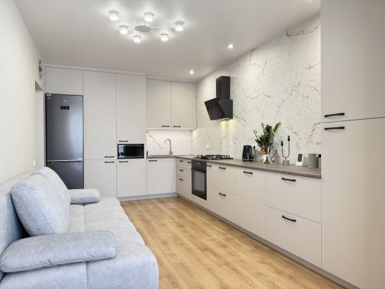 3-Кімнатна 88 кв.м. «На Щасливому» з Ремонтом! Меблі! Техніка! Ровно