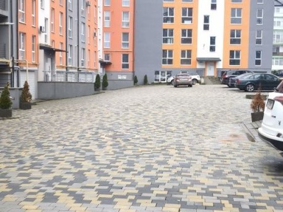 Продається двокімнатна новобудова вул Руська Чернівці