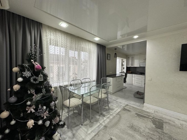 Продається 3 кімнатна квартира по вул. Острозького - фото 1