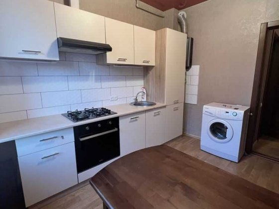 Продам 2к квартиру в центрі, 49кв.м., 2й поверх, цегла Полтава