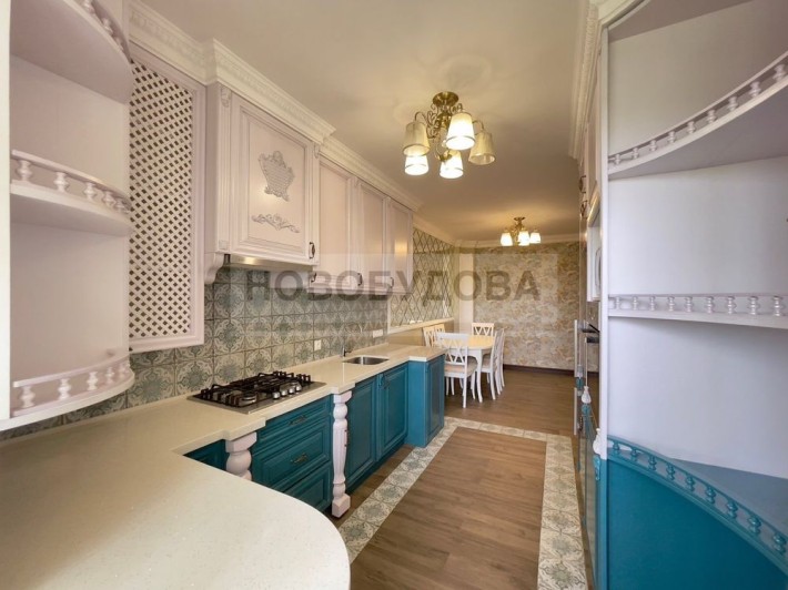 Простора 2х кімнатна квартира у самому центрі. - фото 1