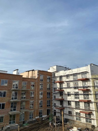 Квартира з балконом на сонячну сторону - фото 1