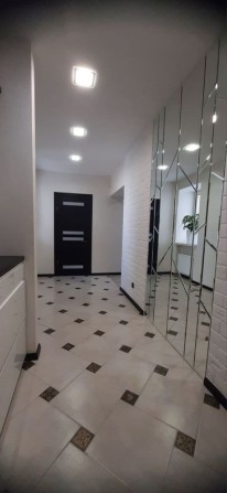 Бездоганна 3 к квартира з євроремонтом(!) - фото 1