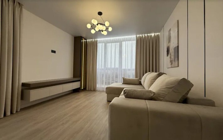 Продаж 2к квартири 67 кв. м на просп. Бандери Степана - фото 1