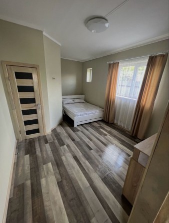 Квартира в новобудові з власним двориком - фото 1