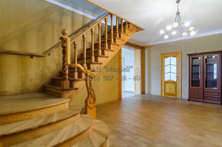 Продам 2-рівневу квартиру в центрі міста в елітній новобудові - фото 1