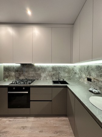 Продам 1-кімнатну квартиру у клубному будинку - фото 1