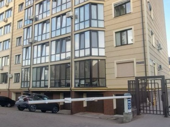 Квартира в центрі в новобудові з закритим двором. Ужгород