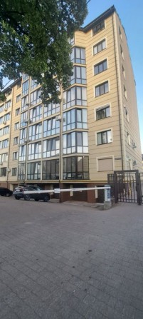 Квартира в центрі в новобудові з закритим двором. - фото 1