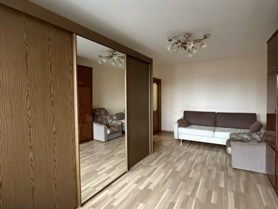 Продаж 3 квмнатноі квартири на Добролюбова Ужгород