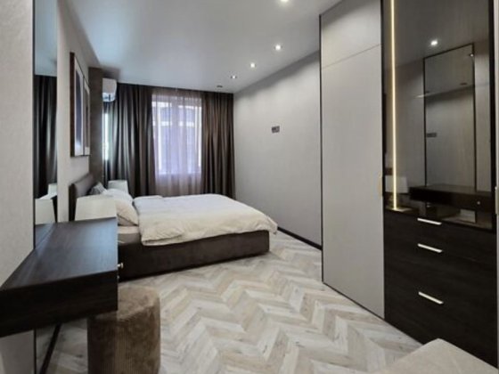 Продається 2 кімнатна квартира в районі ТЦ Майдан Чернівці