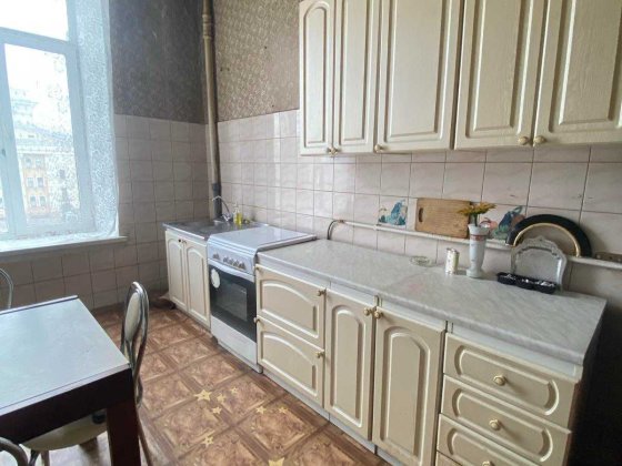 Ексклюзивна пропозиція! 3-кімнатна "сталінка" в самому центрі міста! Полтава