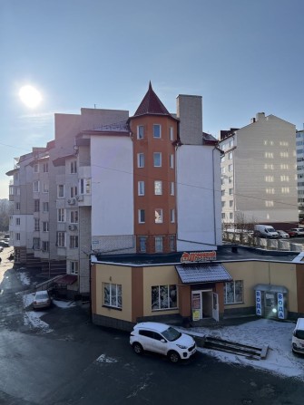 Продаю дворівневу сиру квартиру. - фото 1