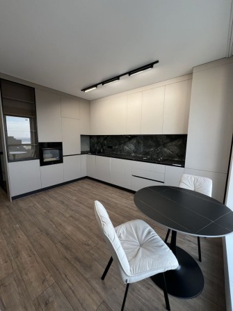 Продам укомплектовану однокімнатну квартиру - фото 1