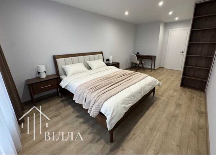 Продам простору 2 кімнатну квартиру на Дружбі - фото 1