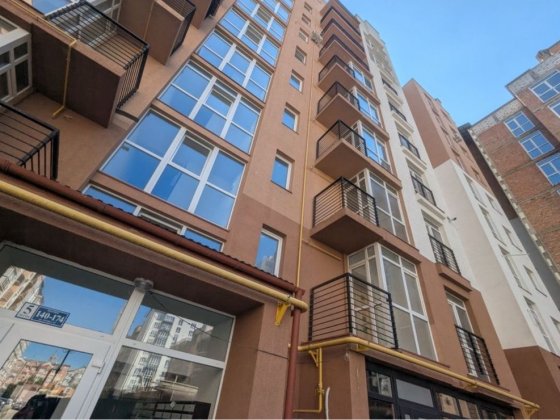 Продам велику 1 кімн новобудову, вул. Руська Черновцы