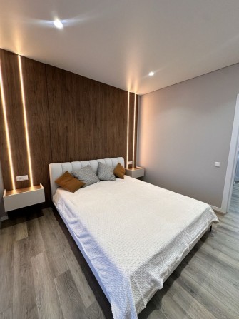 Продається 2-кімнатна квартира з дизайнерським ремонтом - фото 1