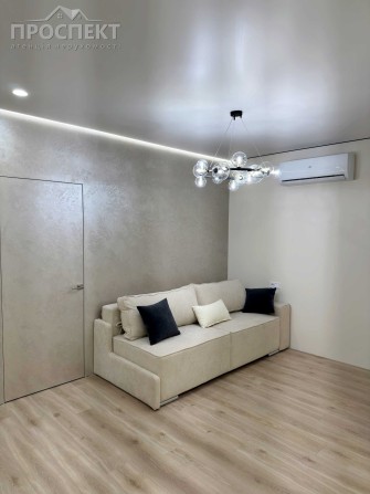 Нова сучасна квартира у новому будинку. центральна частина міста - фото 1