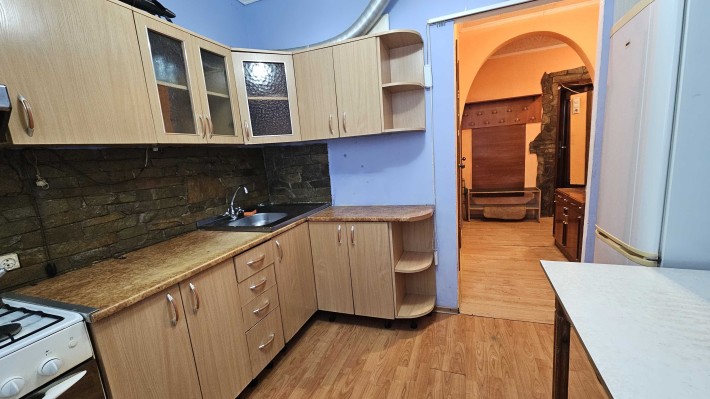 АВТОНОМНА 2кім.кв в р-ні ПЗР з меблями та технікою. - фото 1