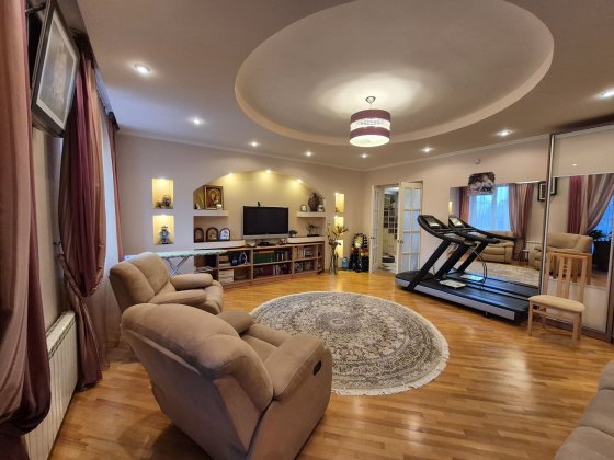 Продається шикарна 2 кімнатна квартира в самому центрі міста Черкассы