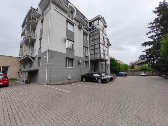 Продається 2-кімнатна квартира, вул. Капушанська Код: 28012 Ужгород