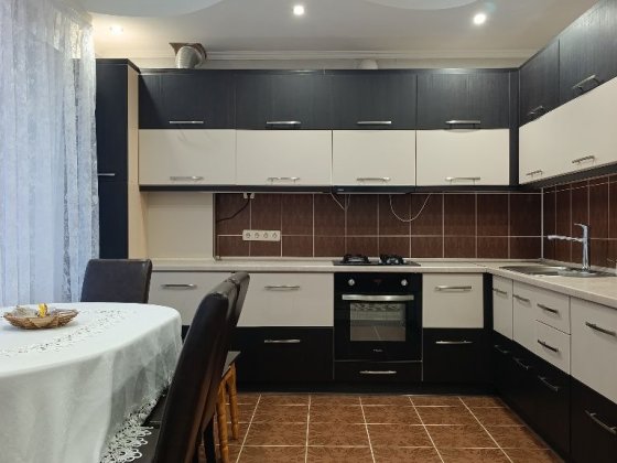 Продам 3 кімнатну квартиру по вул. Захисників Маріуполя Рівне