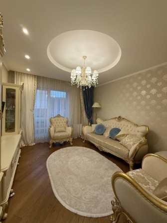 Продається простора 3-х кімнатна квартира - фото 1