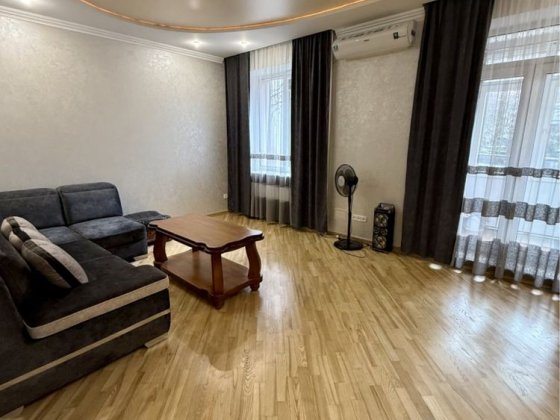 Продам 2 кімнтну квартиру з автономним опаленням вул.Соборна 32 Ровно