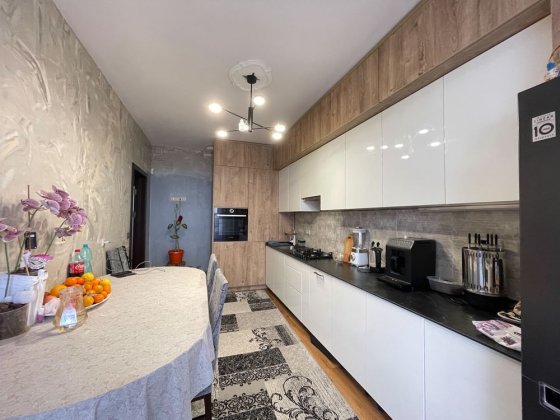 Продається 3кімн новобудова. Вулиця Каспрука біля ТЦ Майдан Чернівці