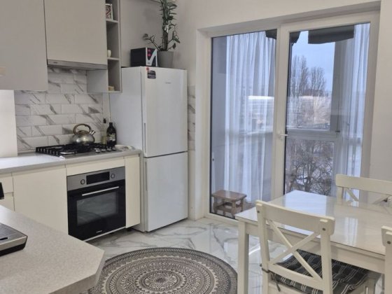 Продаж простороі 2кім квартири, новобудова Ужгород