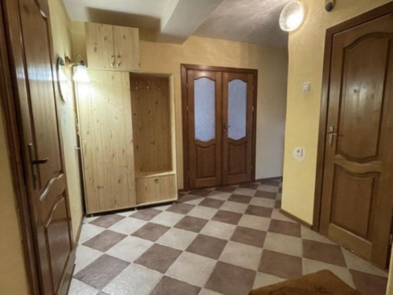 Продаж трикімнатної квартири в цегляному будинку Ужгород