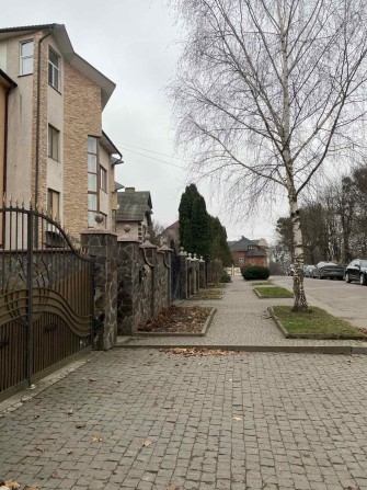 Продаж  квартири  в будинку Чернівці - фото 1