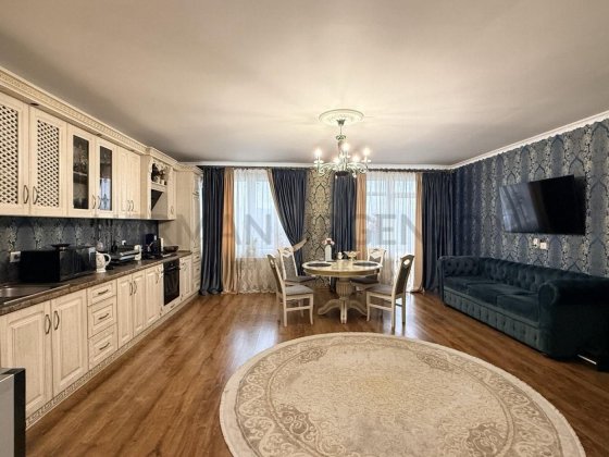 Продаж 2к квартири 74 кв.м / ЖК Вишневий сад, р-н Компотний Ужгород