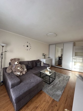 Продам 2-кімнатну квартиру, 44,3 м², 5 поверх, з балконом - фото 1