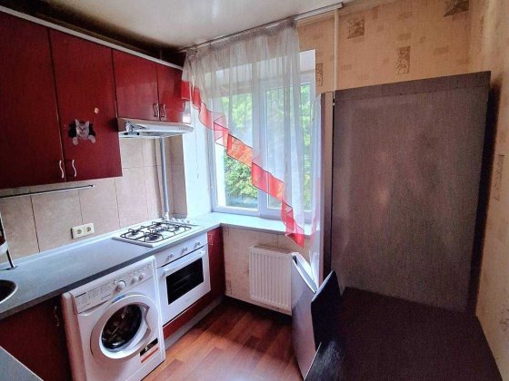 Продам 3 кімнатну квартиру на проспекті Левка Лук'яненка. Чернигов