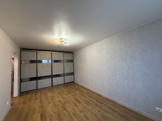 Продається 1-кімнатна квартира в районі Річкового Порту Черкассы