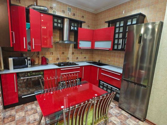 Продам 1 кімнатну СТАЛІНКУ в центрі міста на вул.ВОКЗАЛЬНА Черновцы