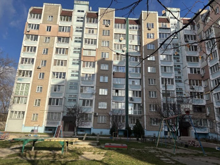 Продам квартиру ЧН серіі по вулиці Рятувальників,35 - фото 1