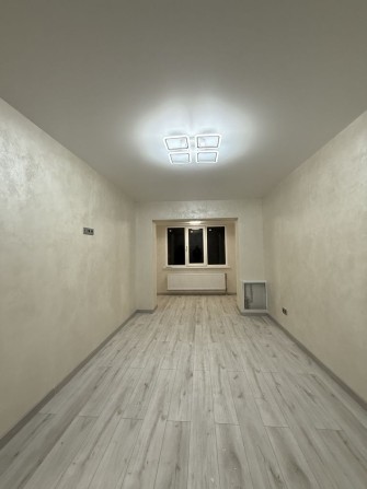 Продається 1-км київка на вул. Небесної Сотні - фото 1