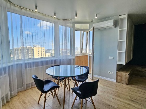 НЕЙМОВІРНА 2 кім.кв. з ПАНОРАМНИМ видом на місто Черкассы