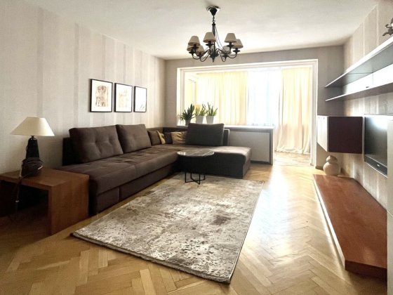 Продаж двокімнатноі квартири Дарницький бульвар 1,Торг! Київ