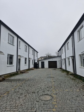 Продам 2 кім.квартиру в центрі в новобудові - фото 1