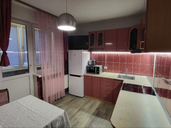 Продам БЕЗ КОМІСІЇ однокімнатну  квартиру Харківське шоссе 19а Киев