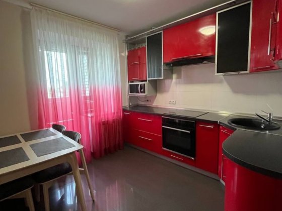 Продаж  просторої  3-х кварити 1-ої танкової Бригади Чернігів