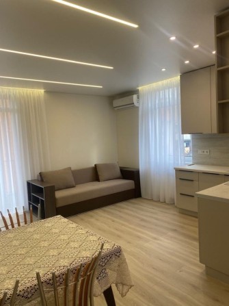 Продаж квартири поруч з центром міста - фото 1