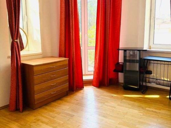 Продаж 4-к квартири вул.Золотоворітська 2