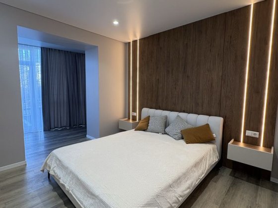 •Продається 2 кімнатна квартира з дизайнерським ремонтом Чернівці