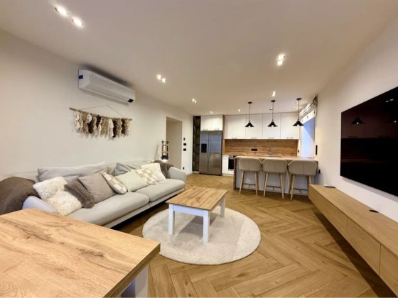 Продаж просторої та затишної 4-кімнатної квартири в центрі Києва! Київ